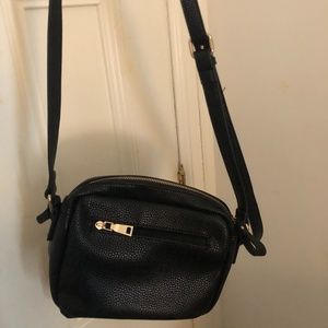 La Diva black purse